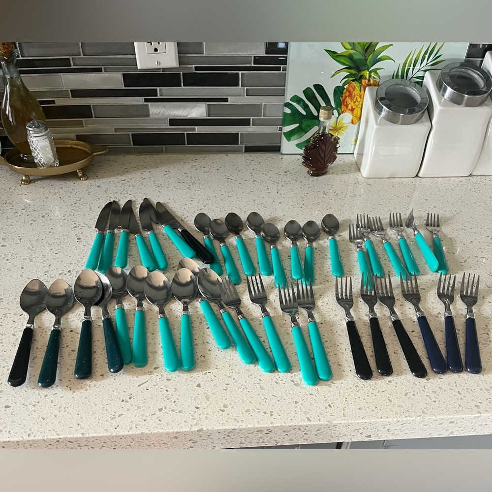 Multi coloured Handle Flatware Set - 41 Pieces